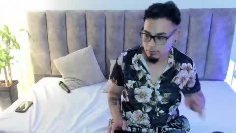 Snapshot of cata_carter_ chatting on 09.23.25 gina and nico online show from 09.23.25