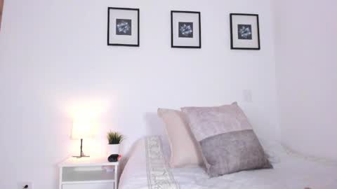    online show from 04.04.26