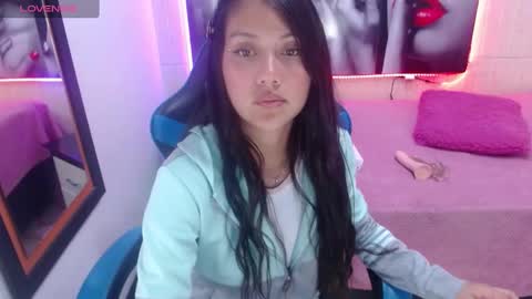 Snapshot of catalehia_milk chatting on 01.21.25 C A T A L E H I A online show from 01.21.25