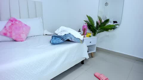   online show from 02.08.25