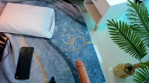   online show from 02.08.25