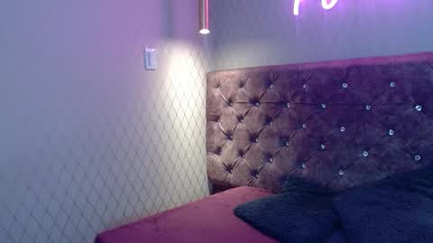 cataleyadamourx online show from 12.15.25