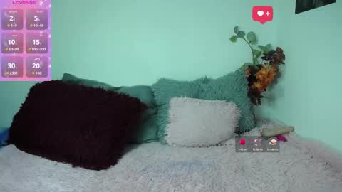 Snapshot of catalinahot2023 chatting on 10.23.25 Catalina online show from 10.23.25