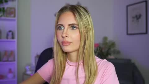 Snapshot of catecrago_ chatting on 02.24.25 catecrago online show from 02.24.25