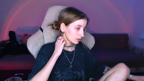 Snapshot of cath_dysphoria_ chatting on 12.05.24 CATH online show from 12.05.24