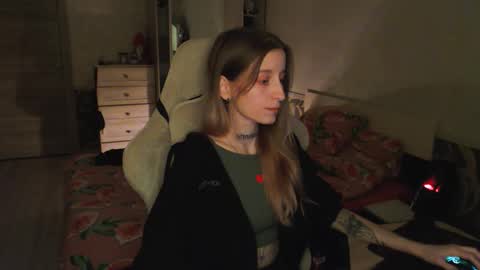 Snapshot of cath_dysphoria_ chatting on 09.10.25 CATH online show from 09.10.25