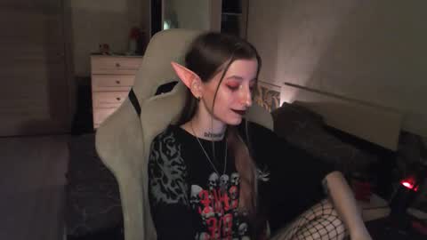 Snapshot of cath_dysphoria_ chatting on 10.31.25 CATH online show from 10.31.25