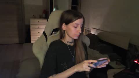 Snapshot of cath_dysphoria_ chatting on 11.01.25 CATH online show from 11.01.25