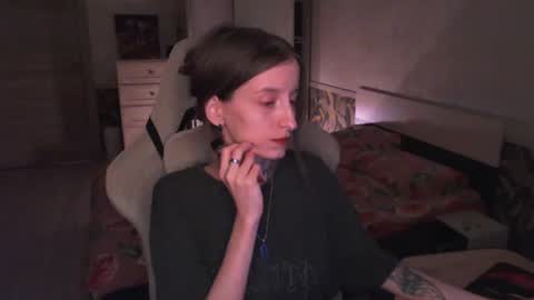 Snapshot of cath_dysphoria_ chatting on 08.01.26 CATH online show from 08.01.26