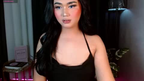 Snapshot of catherine_louise chatting on 09.20.25 cath online show from 09.20.25