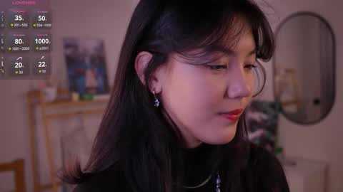 Snapshot of catheryneells chatting on 10.27.25 Lee online show from 10.27.25