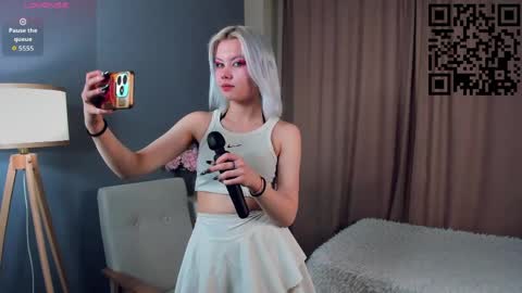 Mia online show from 04.10.26