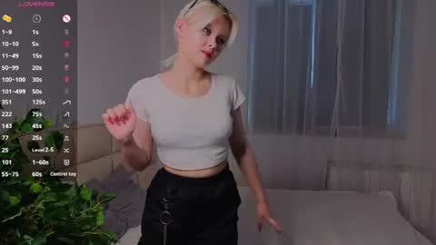 Mia online show from 07.17.26