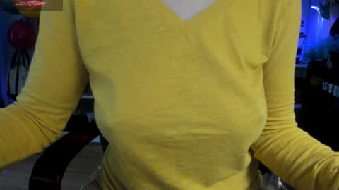 some call me djcatnips some call me CC but i love it when you call me miss catnips  online show from 01.05.25