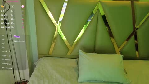 Snapshot of cattaleeyaa chatting on 09.25.25 CATALEYA online show from 09.25.25