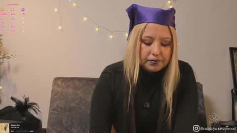 Cattaleya Ravenwood online show from 02.06.26