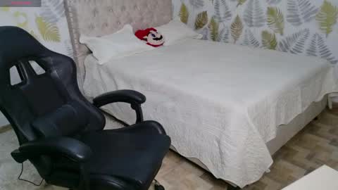 Cattleya online show from 04.24.26