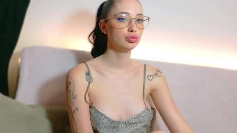 Snapshot of cb_ivanna chatting on 04.25.26 Ivanna online show from 04.25.26