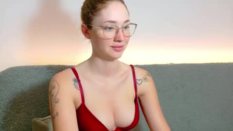 Snapshot of cb_ivanna chatting on 05.29.26 Ivanna online show from 05.29.26