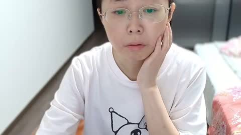 Snapshot of cbz112233 chatting on 09.13.25 ANNYANNY online show from 09.13.25