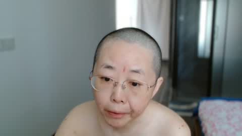 Snapshot of cbz112233 chatting on 06.19.26 ANNYANNY online show from 06.19.26