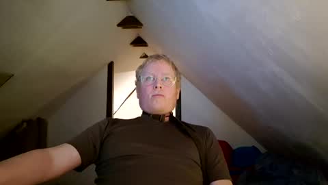 Snapshot of cebas chatting on 01.09.25 cebas online show from 01.09.25