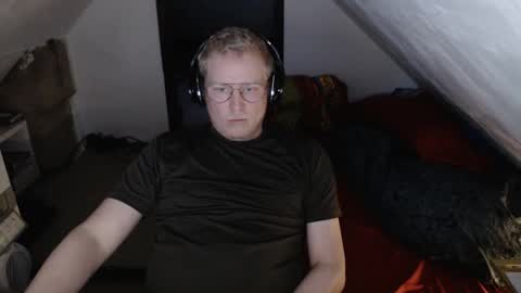 Snapshot of cebas chatting on 03.07.25 cebas online show from 03.07.25