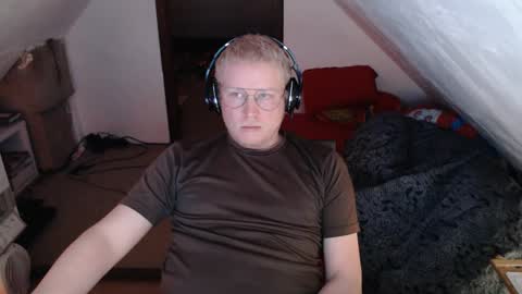 Snapshot of cebas chatting on 03.09.25 cebas online show from 03.09.25