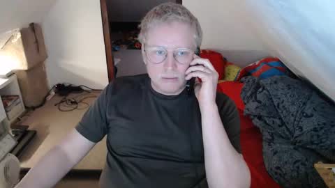 Snapshot of cebas chatting on 03.11.25 cebas online show from 03.11.25