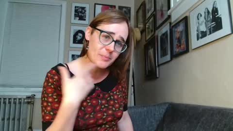 Snapshot of cecilysaintclaire chatting on 02.11.25 Cecily Saint Claire online show from 02.11.25