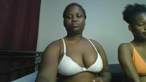 Snapshot of ceepretty25 chatting on 12.17.25 ceepretty25 online show from 12.17.25