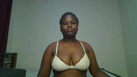 Snapshot of ceepretty25 chatting on 12.22.25 ceepretty25 online show from 12.22.25