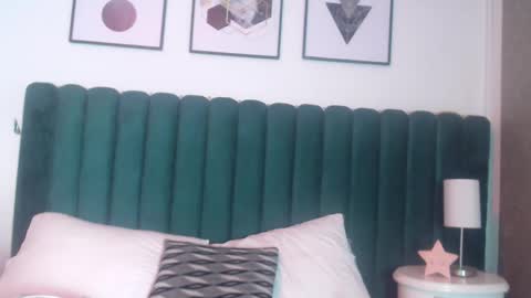 Snapshot of celeste_bs chatting on 11.11.25 Celeste online show from 11.11.25