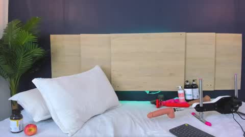 celeste_smmith_ online show from 02.13.25