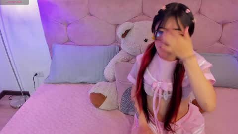 Snapshot of celeste_wang chatting on 04.11.26 Celeste online show from 04.11.26