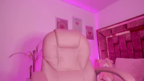 Snapshot of celestecute_ chatting on 02.12.25 Celeste INSTAGRAM Celestecute 01 online show from 02.12.25