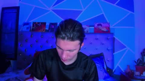 I am Valentinn online show from 11.21.25