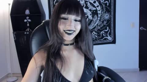   online show from 11.06.25