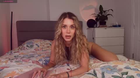 Snapshot of celin_summer chatting on 11.21.25 Celin online show from 11.21.25