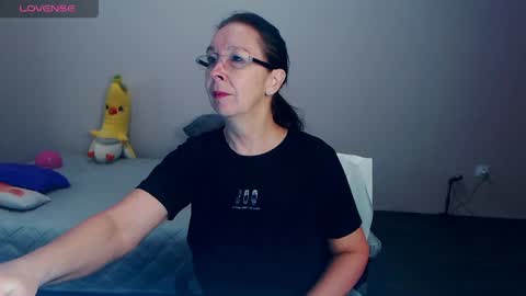 Snapshot of celine_faer1 chatting on 04.06.26 Celine online show from 04.06.26