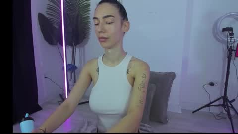 Snapshot of celine_roxelle chatting on 11.11.25 Celine Roxelle online show from 11.11.25