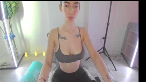 Snapshot of celine_roxelle chatting on 11.13.25 Celine Roxelle online show from 11.13.25