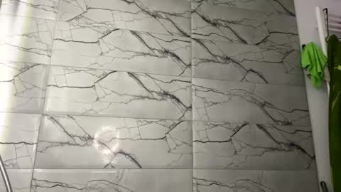 Snapshot of celine_roxelle chatting on 12.04.25 Celine Roxelle online show from 12.04.25