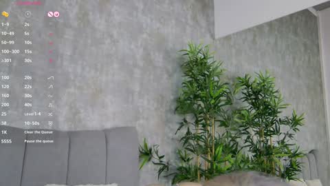 Snapshot of celinemeyerr chatting on 01.08.25 CelineMeyer online show from 01.08.25