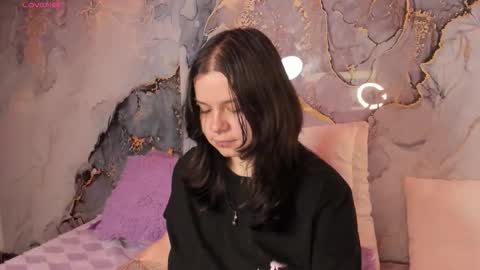 Hello guys my name is Sofi and Lizzie and  Vanessa online show from 02.02.26