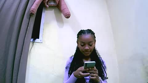 Snapshot of cerminah chatting on 10.26.25 cerminah online show from 10.26.25