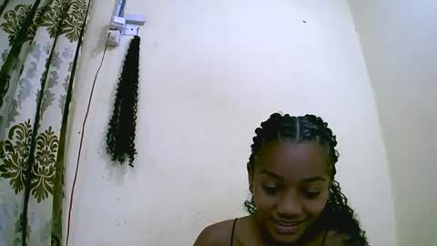 Snapshot of cerminah chatting on 10.28.25 cerminah online show from 10.28.25