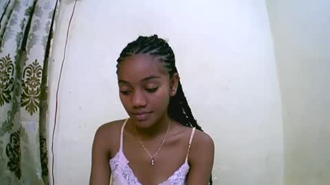 Snapshot of cerminah chatting on 11.14.25 cerminah online show from 11.14.25