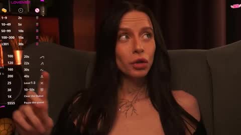 Snapshot of ceserisu chatting on 11.19.25 Casey online show from 11.19.25