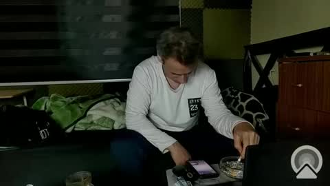 Snapshot of cezar46 chatting on 01.11.25 cezar online show from 01.11.25